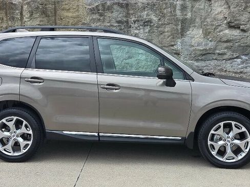 Used 2018 Subaru Forester 2.5i Touring w/ Popular Package #2 AWD/4WD image 2