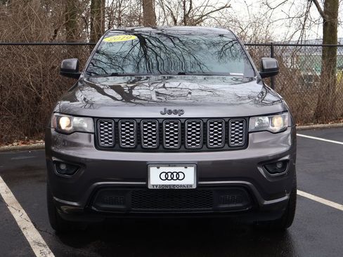 Used 2019 Jeep Grand Cherokee Altitude image 2