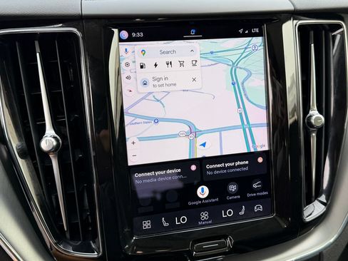 Certified 2023 Volvo XC60 T8 Core AWD/4WD image 28