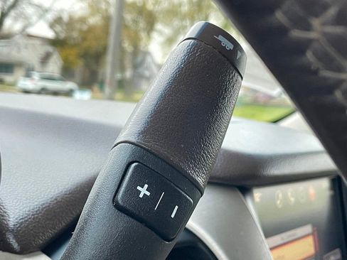 Used 2016 GMC Yukon XL Denali image 42