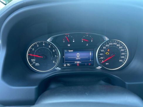 Used 2023 GMC Acadia SLE image 16