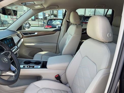 New 2026 Volkswagen Atlas SE image 14