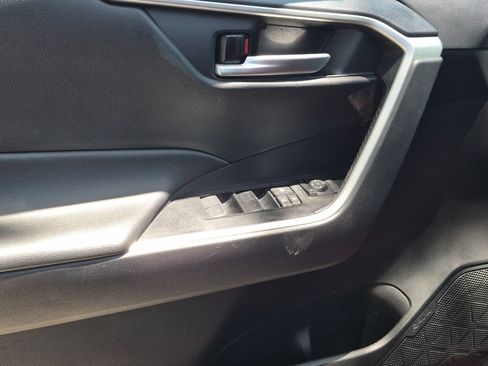 Used 2025 Toyota RAV4 XLE FWD image 10