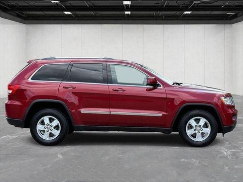 Used 2012 Jeep Grand Cherokee Laredo w/ Laredo E Group AWD/4WD image 6