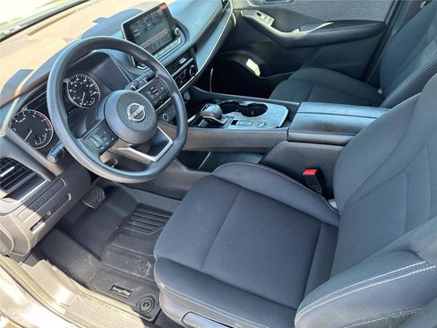 Used 2023 Nissan Rogue S FWD image 10