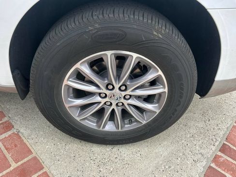 Used 2023 Buick Enclave Essence FWD image 13
