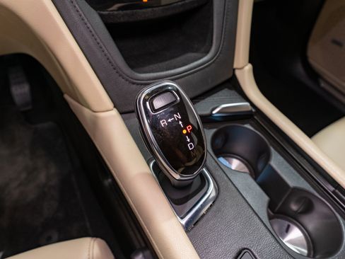 Used 2019 Cadillac XT5 FWD image 20