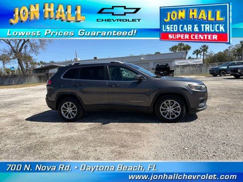 Used 2021 Jeep Cherokee Latitude Plus image 12