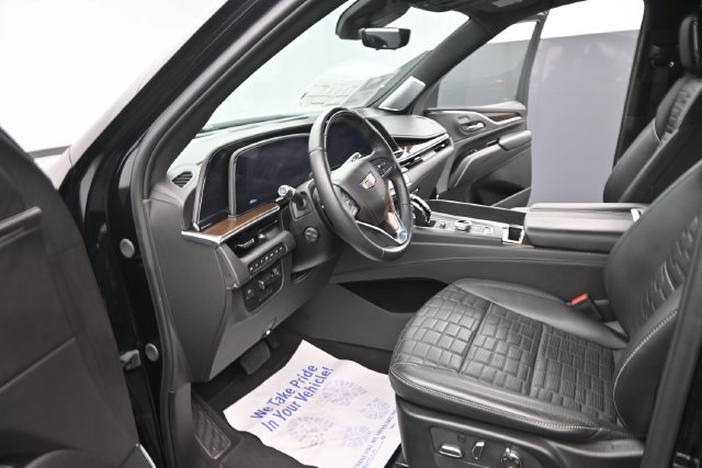 Certified 2024 Cadillac Escalade Sport Platinum w/ LPO, ONYX Package AWD/4WD image 46