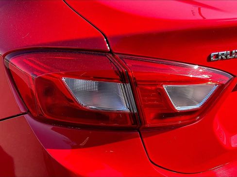 Used 2019 Chevrolet Cruze LS image 23