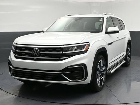 Used 2023 Volkswagen Atlas SEL Premium image 3
