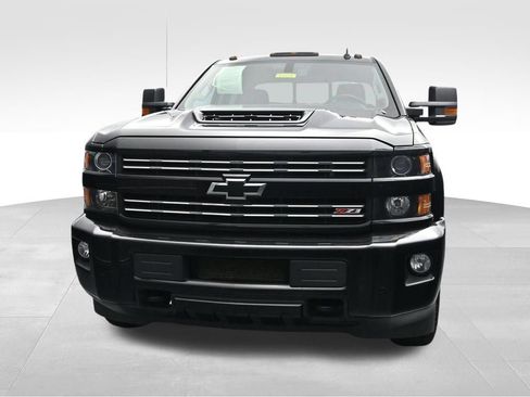 Used 2018 Chevrolet Silverado 2500 LTZ w/ Midnight Edition AWD/4WD image 8
