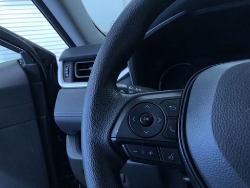 Used 2025 Toyota RAV4 XLE image 25