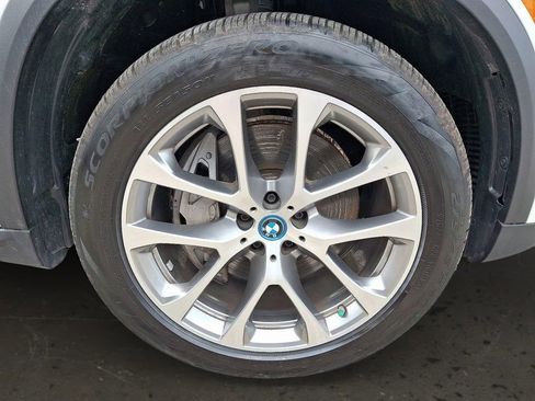 Used 2025 BMW X5 xDrive50e w/ Climate Comfort Package image 9