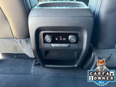 Used 2026 Chevrolet Traverse LT AWD/4WD image 11