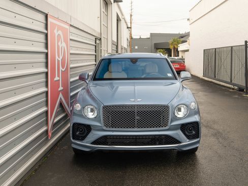 Used 2023 Bentley Bentayga image 43