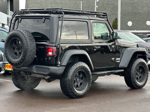 Used 2018 Jeep Wrangler Sport image 4