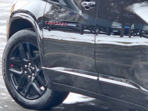 Certified 2024 Chevrolet Traverse Premier w/ Redline Edition image 14