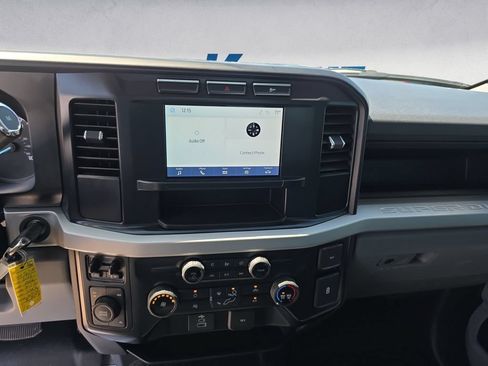 Used 2023 Ford F250 XL w/ XL Chrome Package AWD/4WD image 11