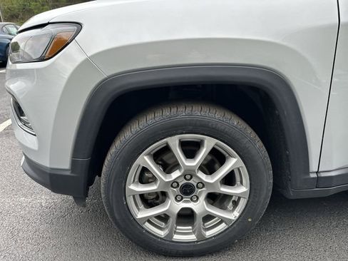 Used 2025 Jeep Compass Limited AWD/4WD image 20