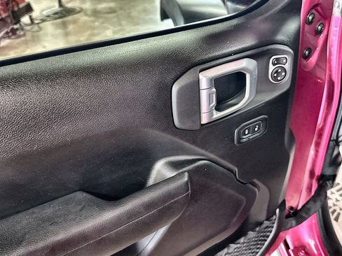 Used 2024 Jeep Wrangler Unlimited Sport AWD/4WD image 14