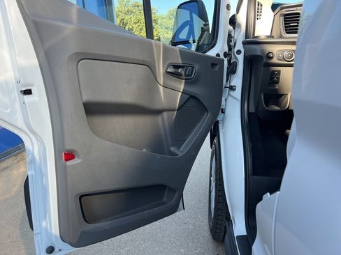 Used 2025 Ford Transit 350 XLT image 22