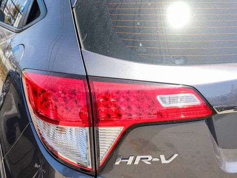 Used 2022 Honda HR-V LX image 10