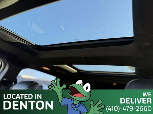 Used 2017 Ford Explorer XLT w/ Equipment Group 202A image 15