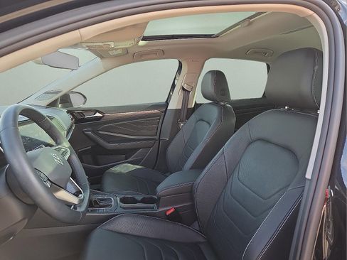 Used 2024 Volkswagen Jetta SEL image 13