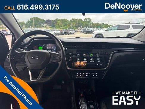 Used 2023 Chevrolet Bolt EUV LT w/ Comfort Package FWD image 19