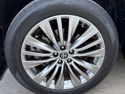 Used 2022 Toyota Highlander Platinum image 29