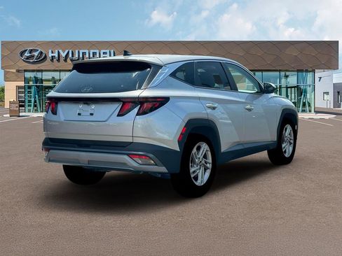 New 2025 Hyundai Tucson SE image 7
