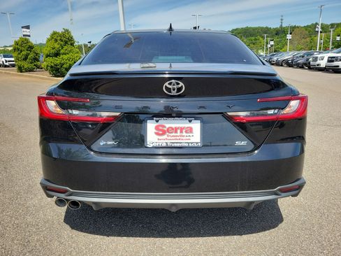 Used 2025 Toyota Camry SE image 23
