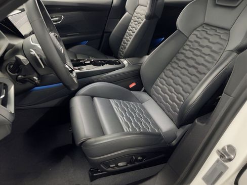 Used 2023 Audi e-tron GT Prestige w/ Prestige Package image 5