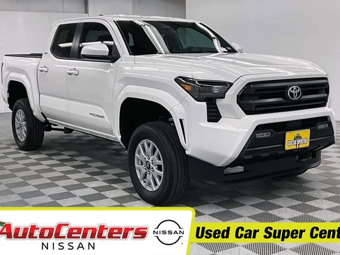 Used 2025 Toyota Tacoma SR5 AWD/4WD image 1