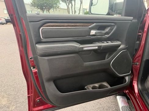 Used 2019 RAM 1500 Laramie AWD/4WD image 9