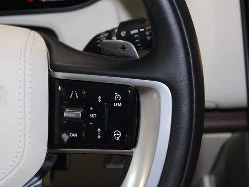 Used 2024 Land Rover Range Rover SE image 16