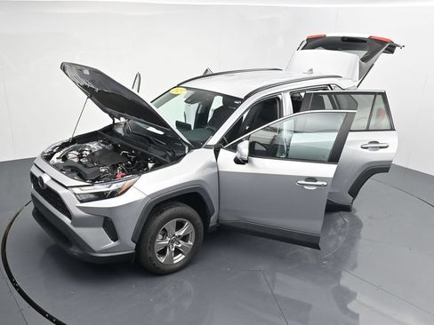 Used 2023 Toyota RAV4 XLE AWD/4WD image 39