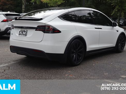 Used 2022 Tesla Model X Plaid image 6