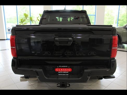 Used 2025 Toyota Tacoma TRD Off-Road w/ TRD Off Road Upgrade Package AWD/4WD image 6