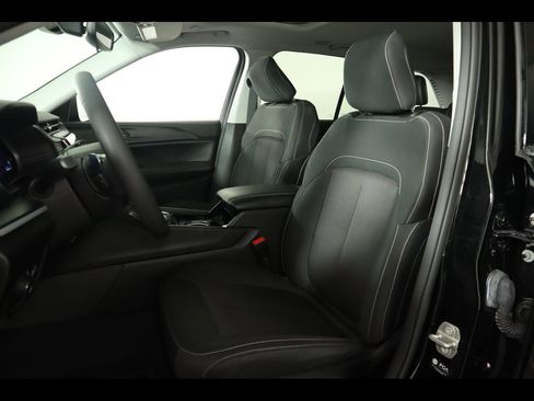 Used 2023 Jeep Grand Cherokee Laredo X image 11