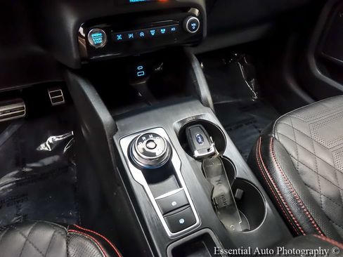 Certified 2023 Ford Escape ST-Line Elite w/ Premium Technology Package AWD/4WD image 17