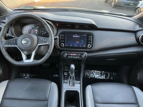Used 2021 Nissan Kicks SR w/ SR Premium Package FWD image 14