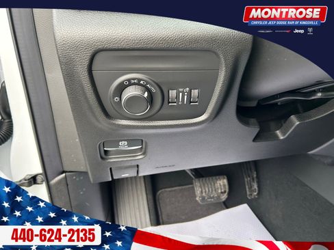 New 2025 Jeep Grand Cherokee Laredo w/ Luxury Tech Group I image 13