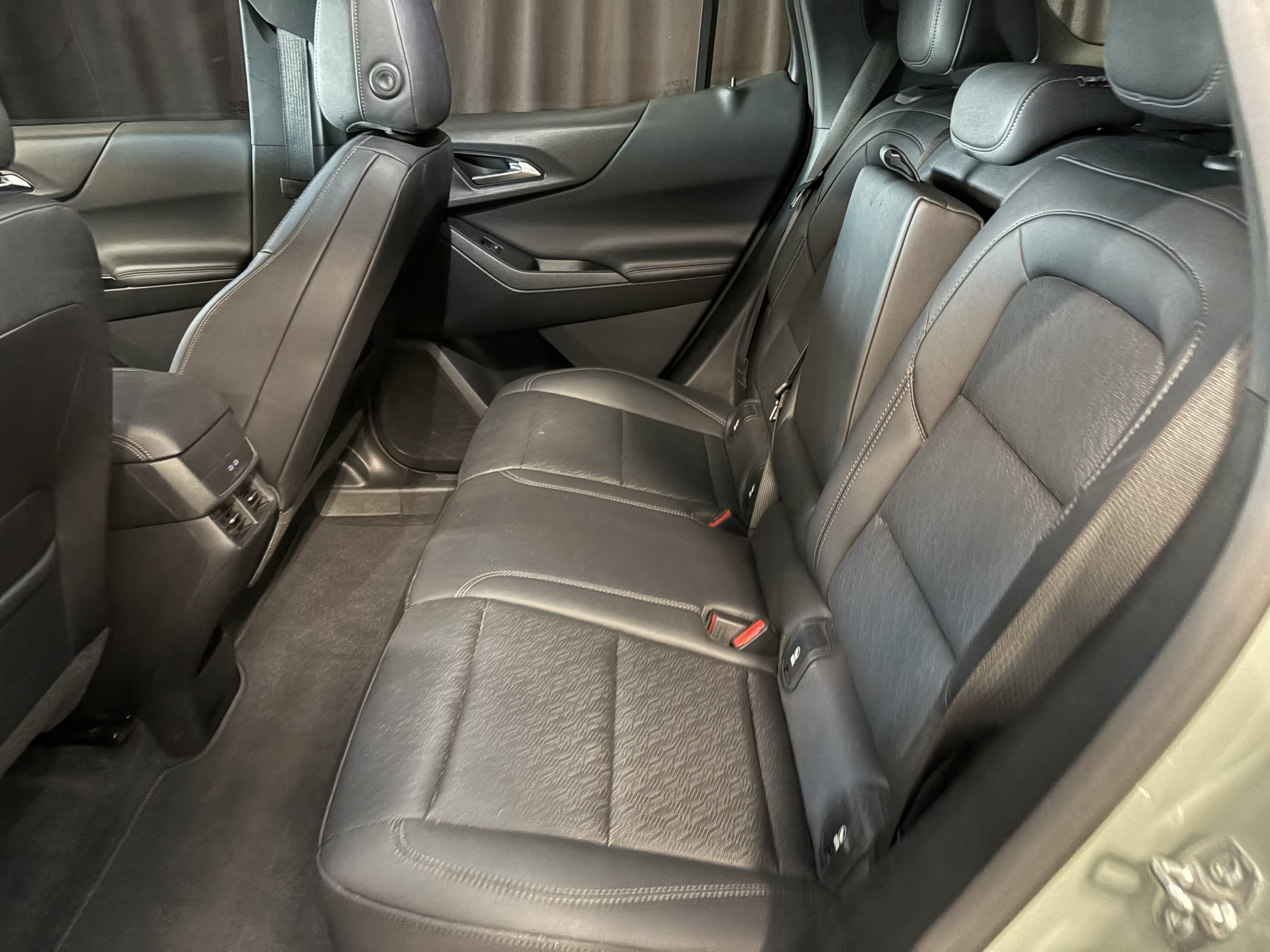 Used 2025 Chevrolet Equinox LT w/ Convenience Package II AWD/4WD image 10
