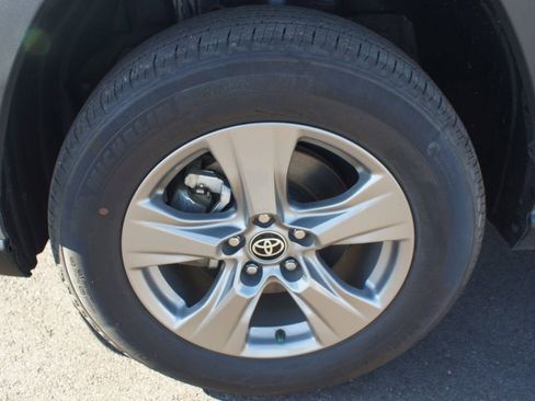 Used 2024 Toyota RAV4 XLE image 23