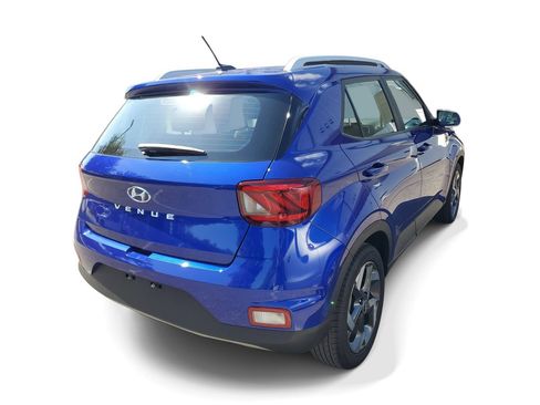 Used 2026 Hyundai Venue SEL FWD image 4