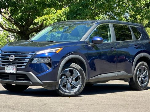 Used 2024 Nissan Rogue SV AWD/4WD image 1