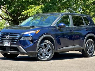 Used 2024 Nissan Rogue SV AWD/4WD video 1