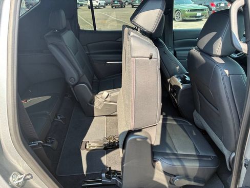 Used 2026 Chevrolet Traverse LT AWD/4WD image 13